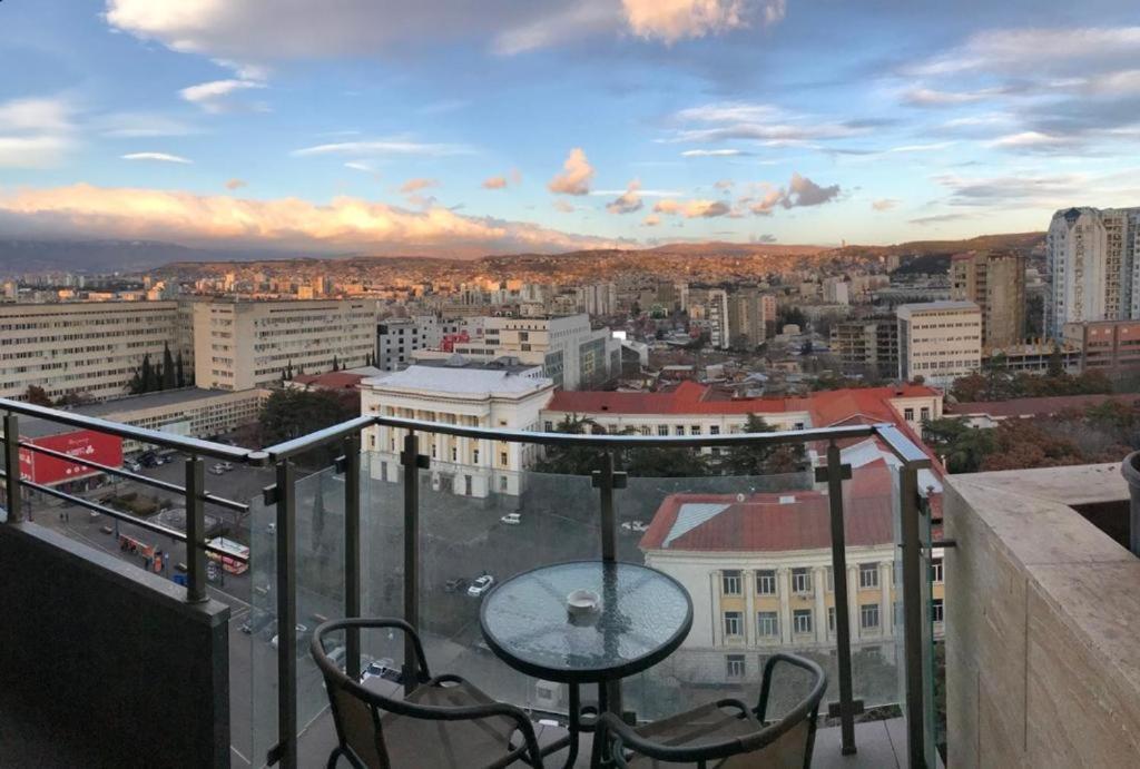 Ameri Plaza Green Apartments Tbilisi Eksteriør bilde